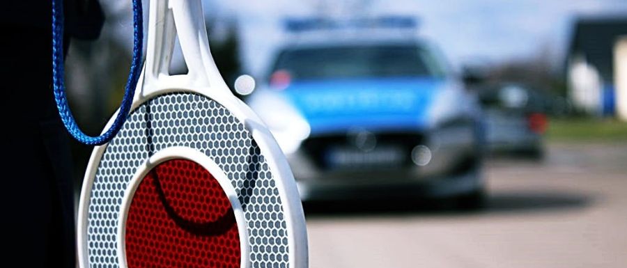 Nietrzeźwy kierowca Poloneza tłumaczył policjantom, że wypił piwko z kolegą