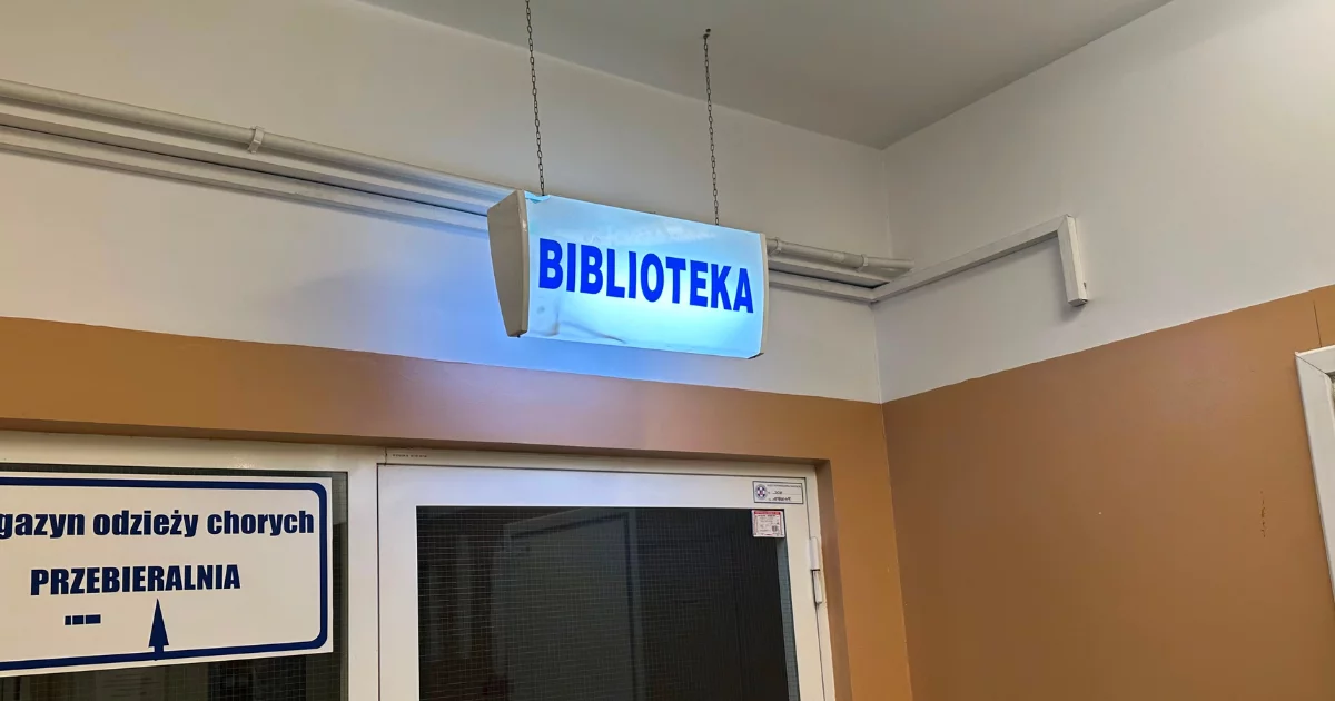 Nietypowa biblioteka w Mielcu. Znajduje się w podziemiach szpitala