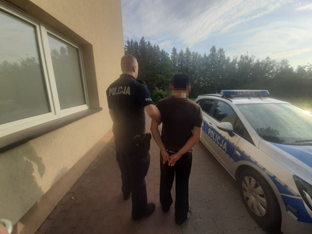 Nocny patrol i trafny nos policjantów. Blisko 200 tabletek „ecstazy” oraz amfetamina nie trafią na rynek