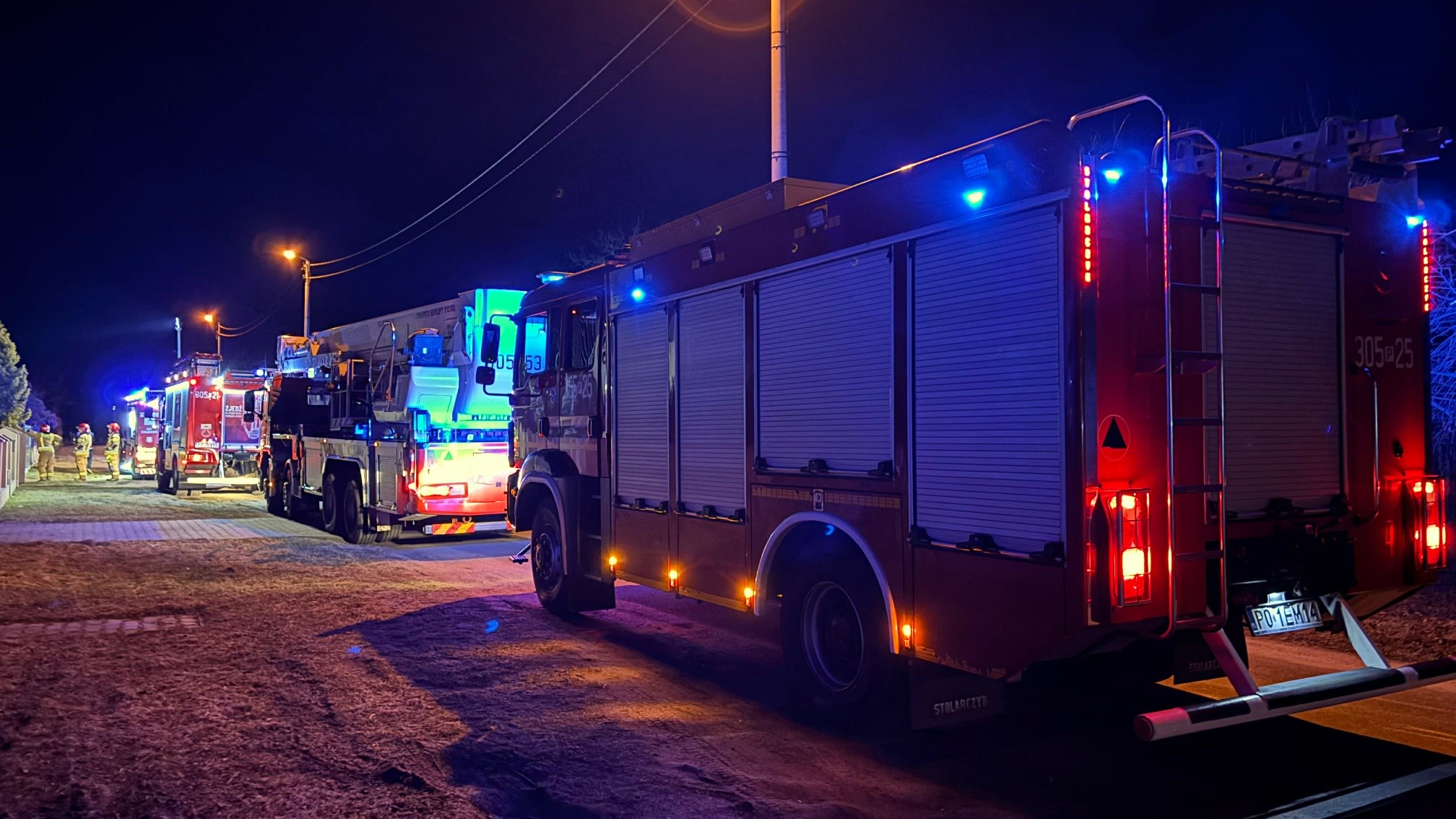 Nocny pożar na poznańskich Jeżycach. 30 osób ewakuowanych