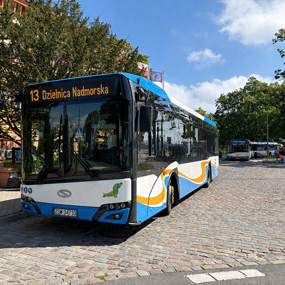 Nowa linia 13 już kursuje. Z promu bezpośrednio na promenadę