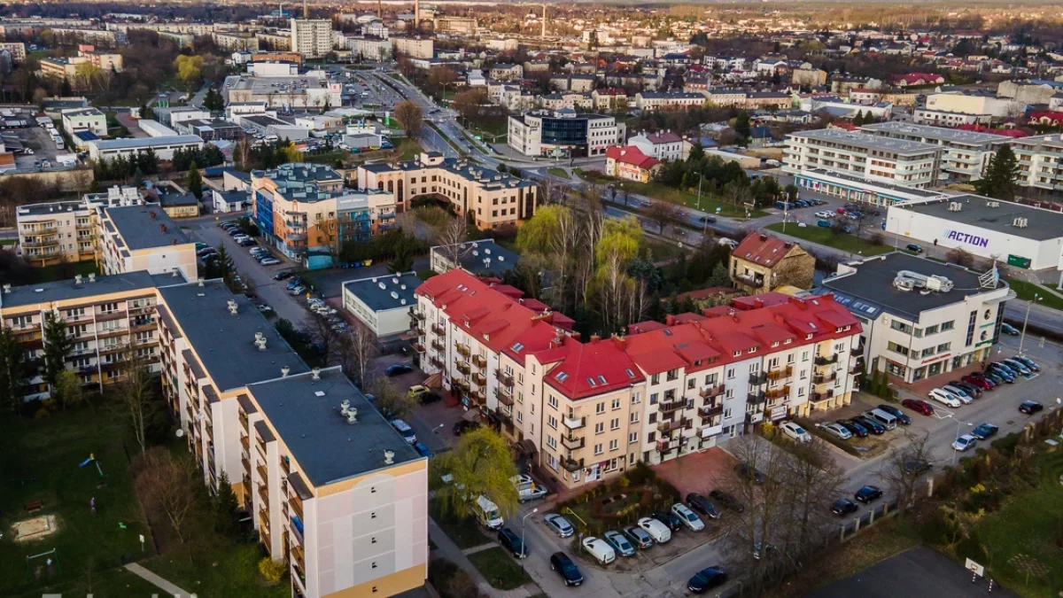 Nowe inwestycje w powiecie piotrkowskim. Gdzie powstaną, co zyskają mieszkańcy?