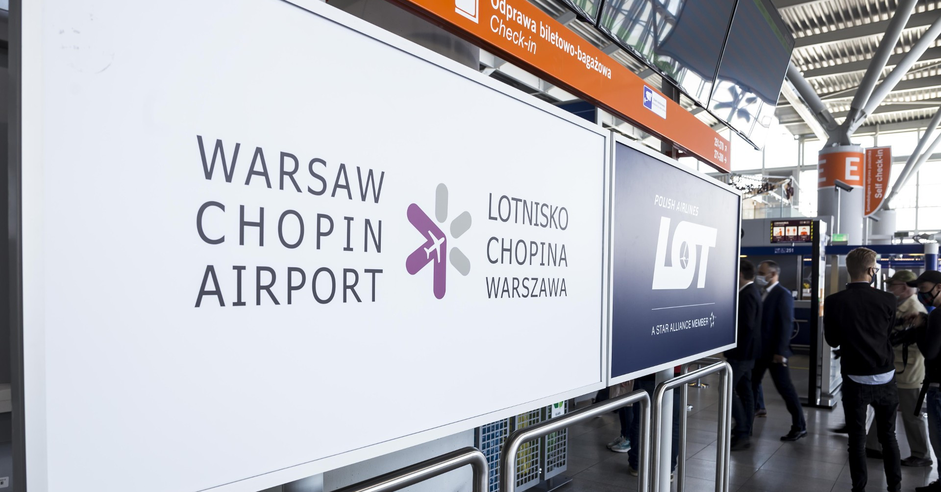 NOWENa Lotnisku Chopina działają "smoczyce". Nie trzeba już wyjmować płynów i elektroniki