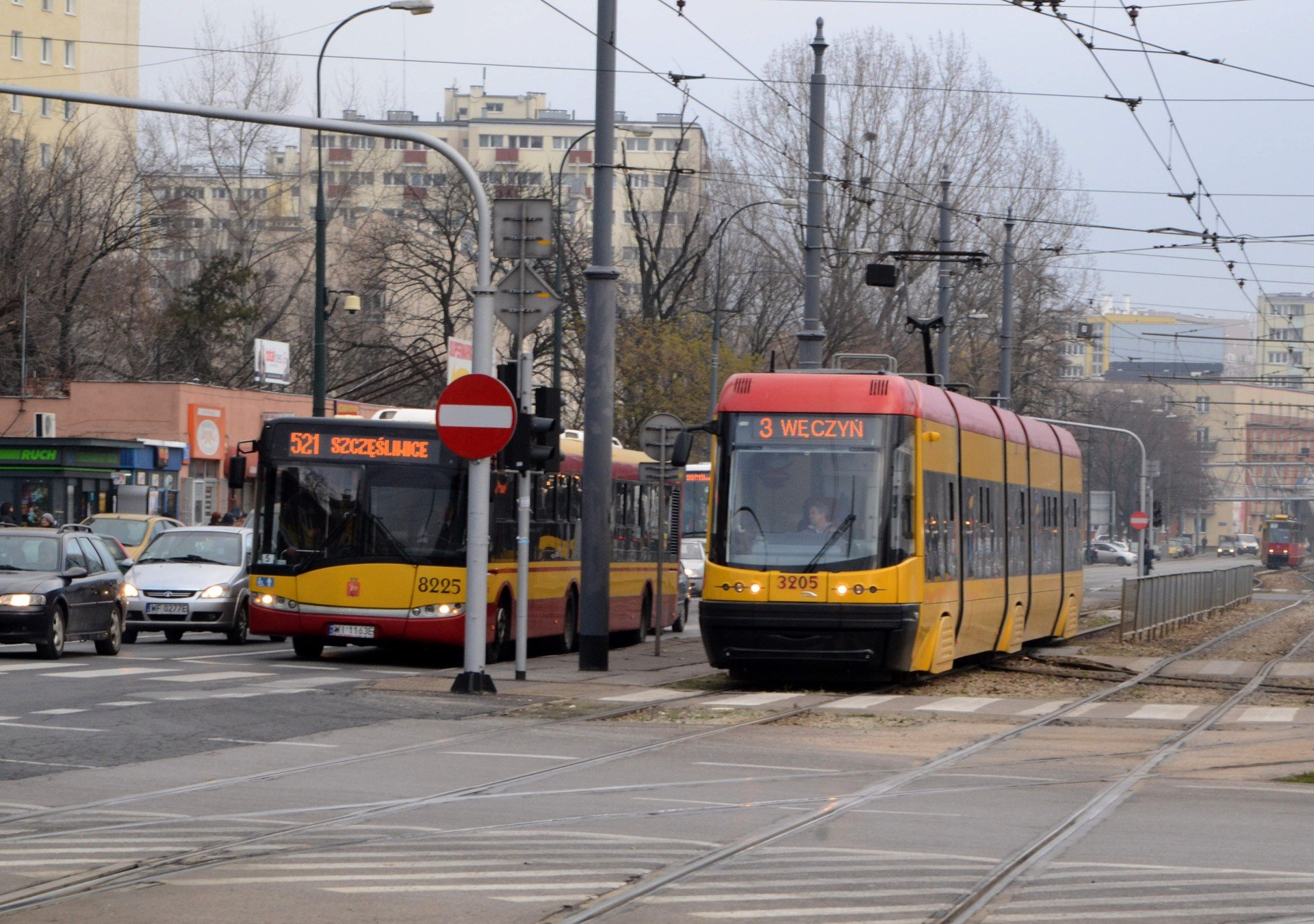 NOWEW Warszawie wykoleił się tramwaj. Spore utrudnienia w ruchu