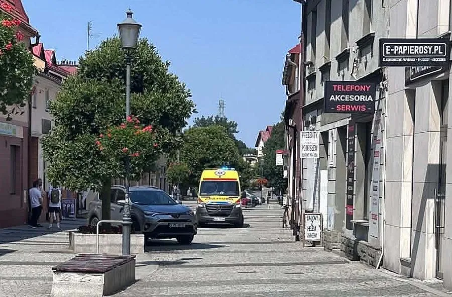 Nóż, wyzwiska i 2 promile. 40-latka z Wadowic odpowie przed sądem za atak na strażników