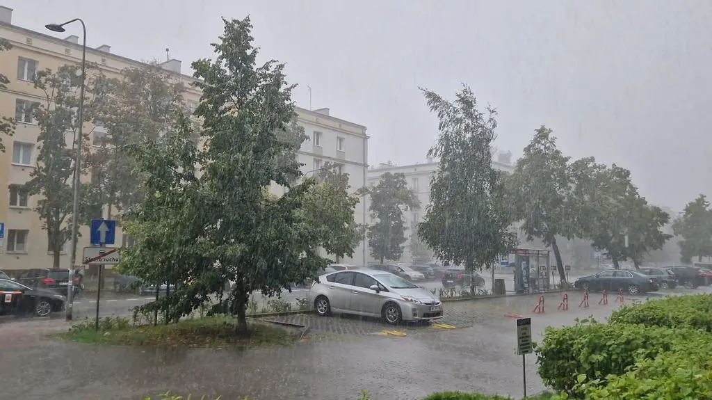 Oberwanie chmury nad Warszawą