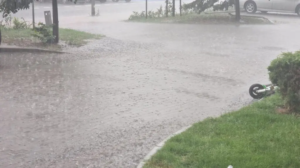 Oberwanie chmury nad Warszawą