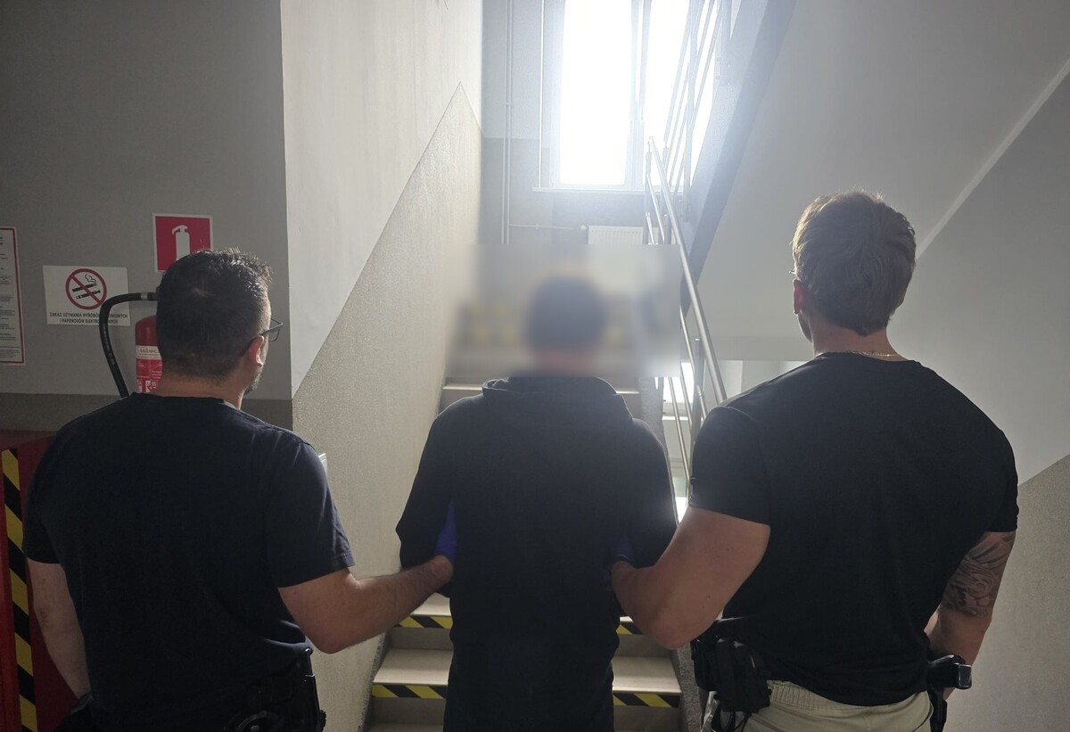 „Odbierak” zatrzymany na gorącym uczynku. 70-latek z powiatu świdnickiego mógł stracić kolejne pieniądze