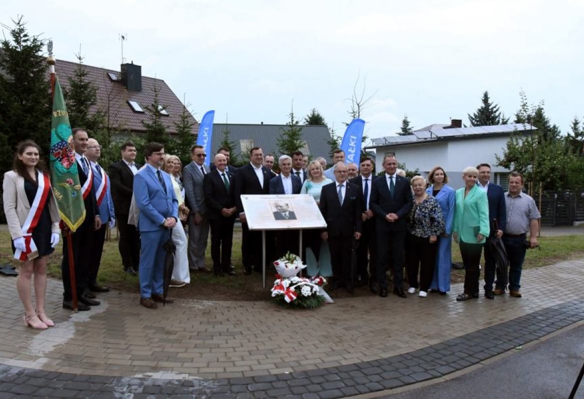 Odsłonięto tablicę upamiętniającą Stanisława Mikołajczyka