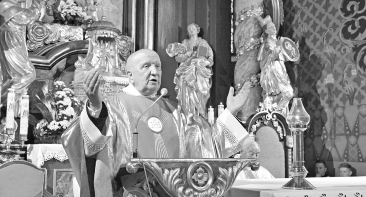 Odszedł ks. infułat Władysław Fidelus. Pochodzący z Zembrzyc kapłan miał 85 lat