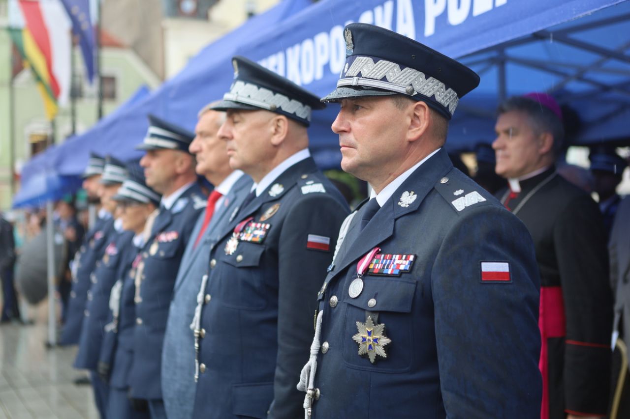 - Odznaczenie dla komendanta, ślubowanie nowego...