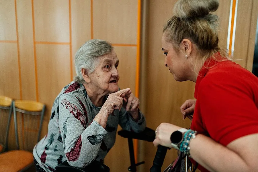 Opiekunka bez doświadczenia – czy agencja pracy może pomóc w znalezieniu pierwszego zlecenia