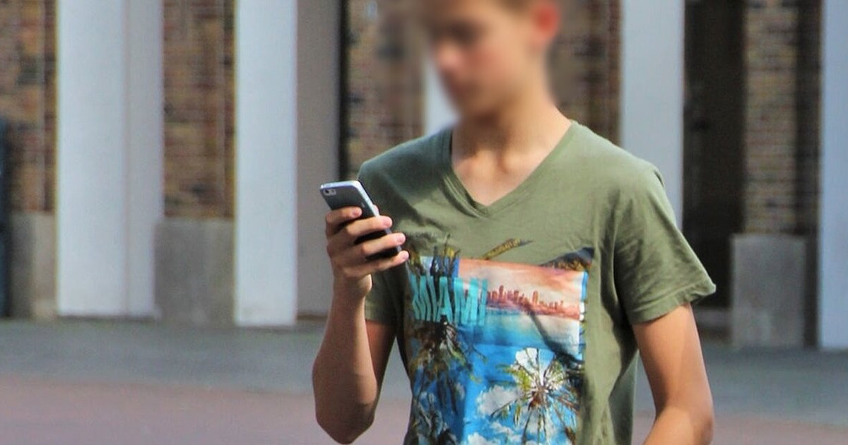 Organizacje nauczycielskie apelują o podpis pod ustawą ws. smartfonów Udostępnij