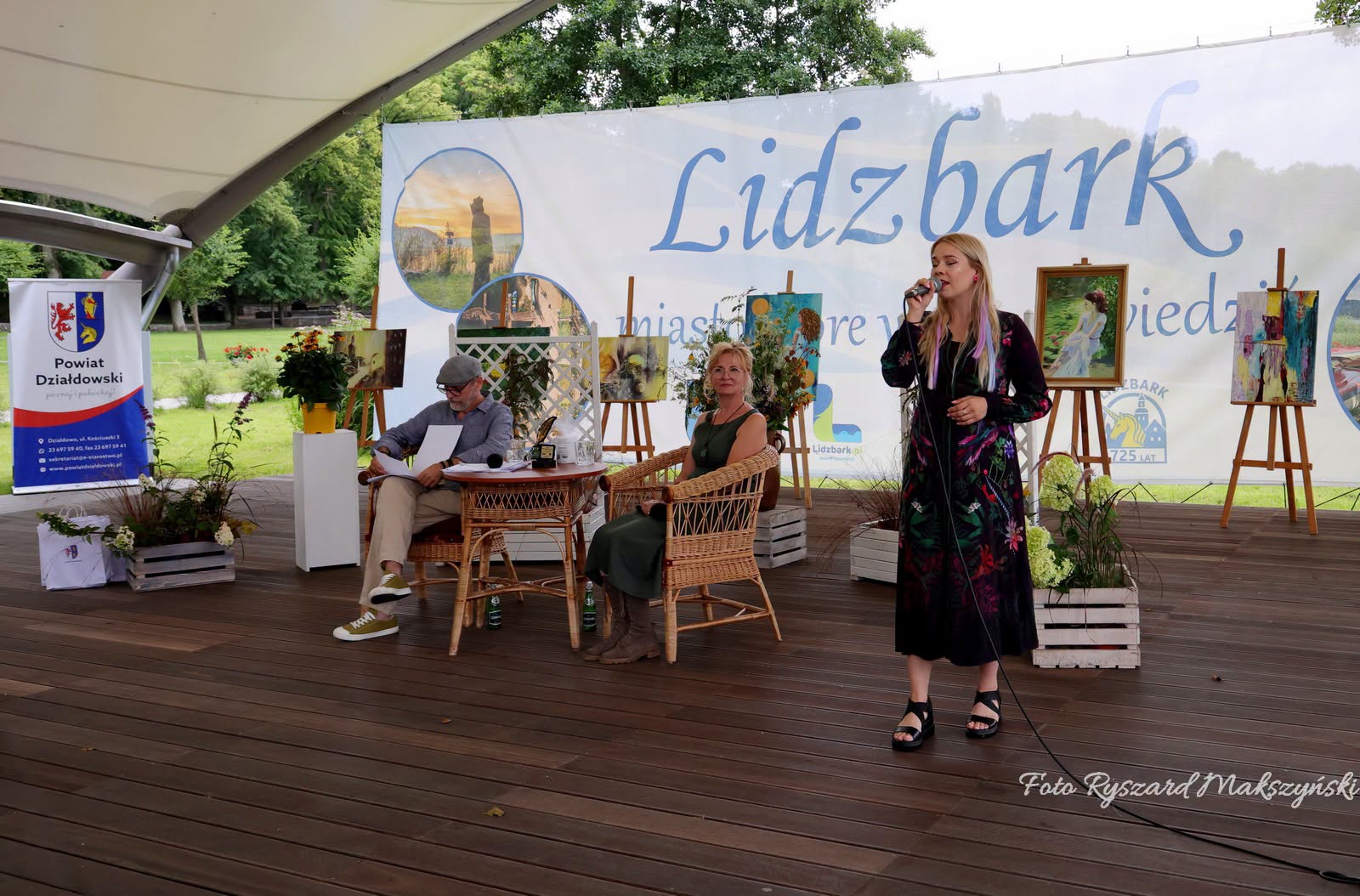 OSTATNI Z POWIATOWYCH WIECZORÓW Z POEZJĄ I PROZĄ W LIDZBARSKIM AMFITEATRZE