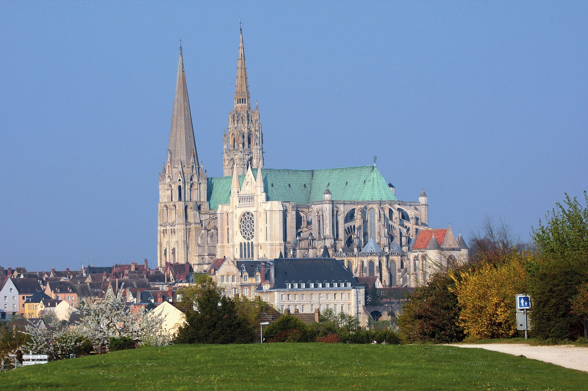 Ostatnia misja pułkownika. Niezwykła historia ocalenia katedry w Chartres
