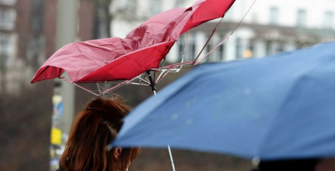 Ostrzeżenie meteorologiczne 1. stopnia przed silnym wiatrem dla powiatu olsztyńskiego