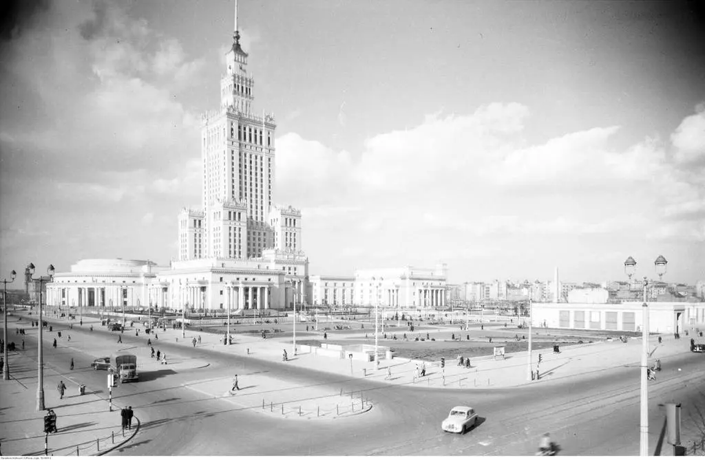 Pałac Kultury i Nauki po budowie (lata 1955 - 1961)