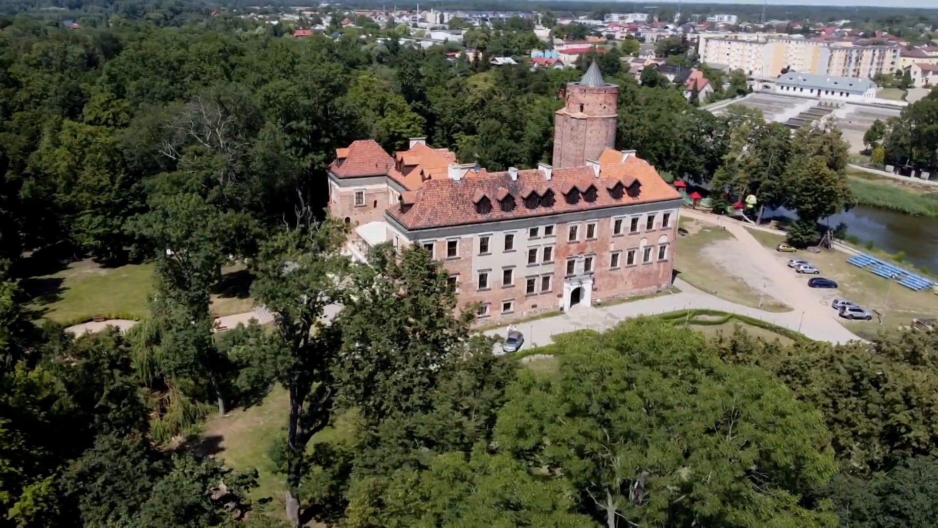 » Park zamkowy w Uniejowie