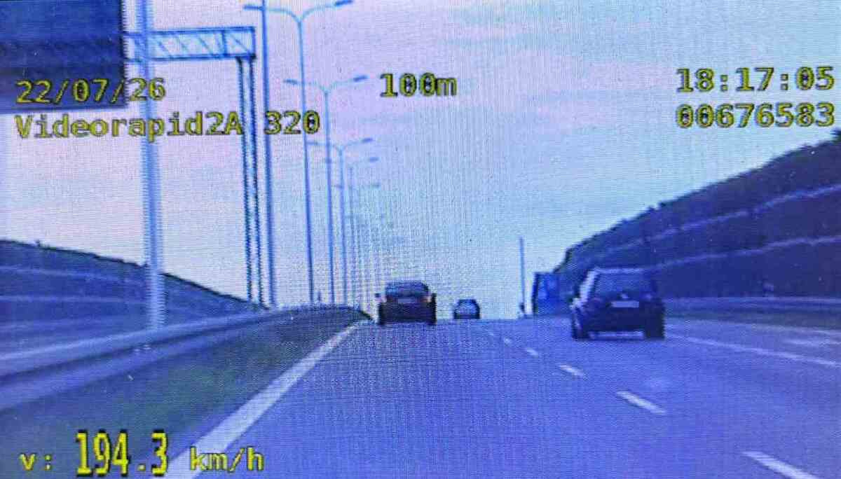 Pędził drogą S12 blisko 200 km/h. Dwoje kierowców ukaranych wysokimi mandatami