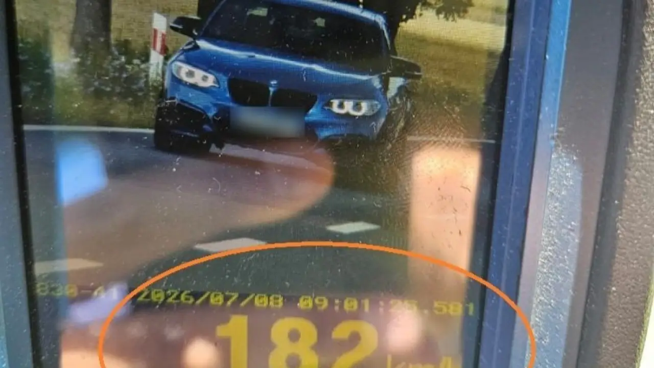 Pędził ponad 180 km/h pod Bolesławcem. Stracił prawo jazdy i dostał 2500 zł mandatu