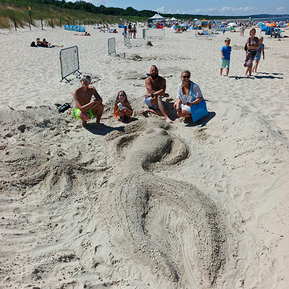 PIACHOLEPY opanowały świnoujską plażę