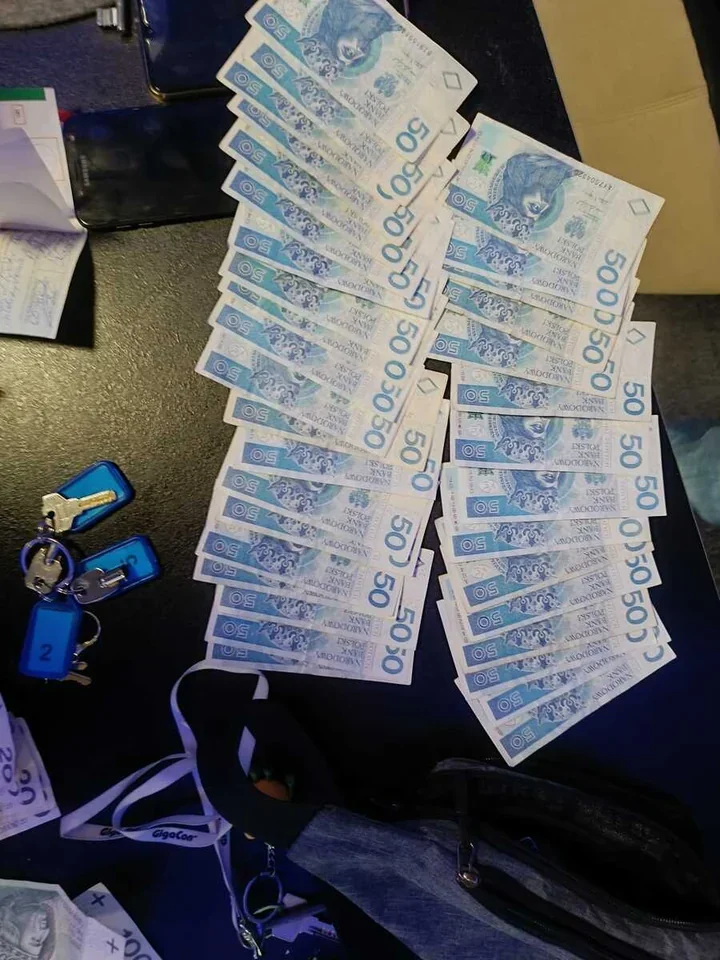 Pięć automatów i gotówka. Policja zlikwidowała salon gier w Otwocku