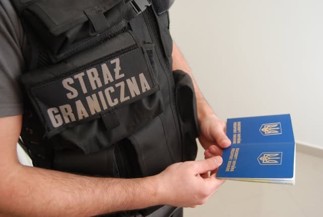 Pięciu cudzoziemców wydalonych z kraju. Jednego z nich zatrzymali bielscy pogranicznicy