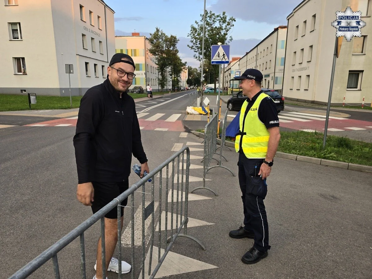 Piekary Śląskie: Policjanci zabezpieczali Parski Półmaraton i sami uczestniczyli w biegu