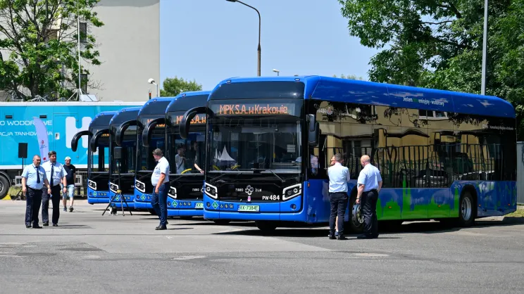 Przekazanie nowych autobusów wodorowych dla MPK
