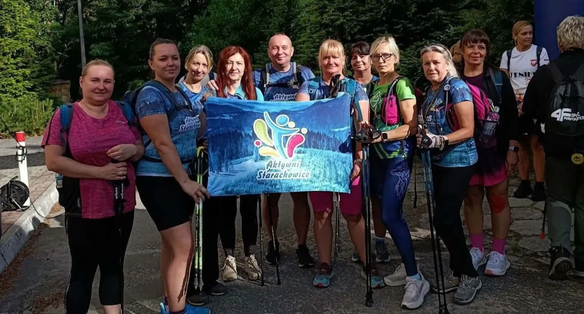 Pieszy maraton na 50 km i nasza ekipa z kolejnymi kilometrami. Na mecie debiutant...