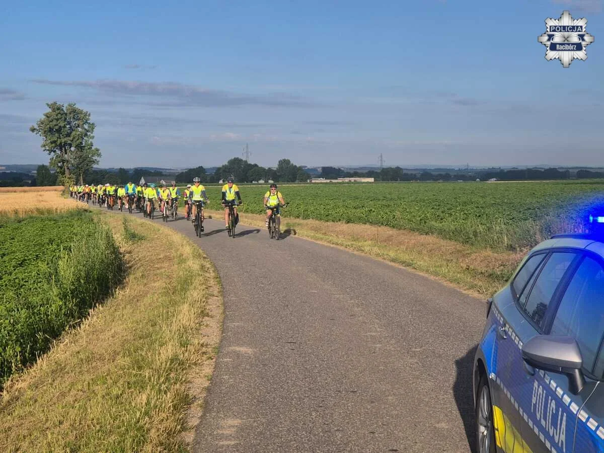 Pietrowice Wielkie: Policja zabezpieczała pielgrzymkę rowerową do Częstochowy