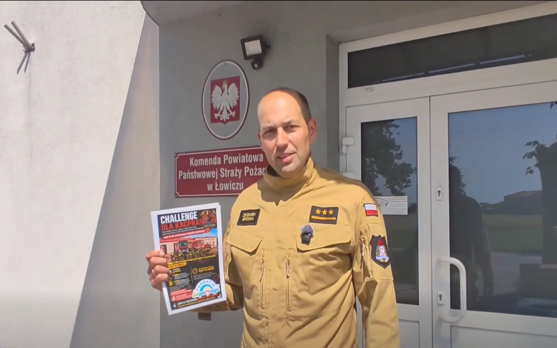 Pijany kierowca odebrał mu wszystko. Strażacy z powiatu łowickiego ruszyli z pomocą