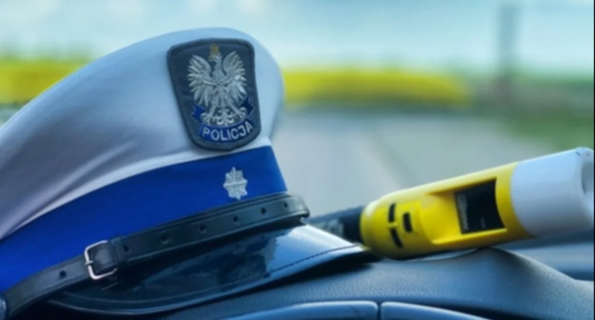 Pijany kierowca zakończył jazdę w rowie. Miał ponad 1,2 promila alkoholu