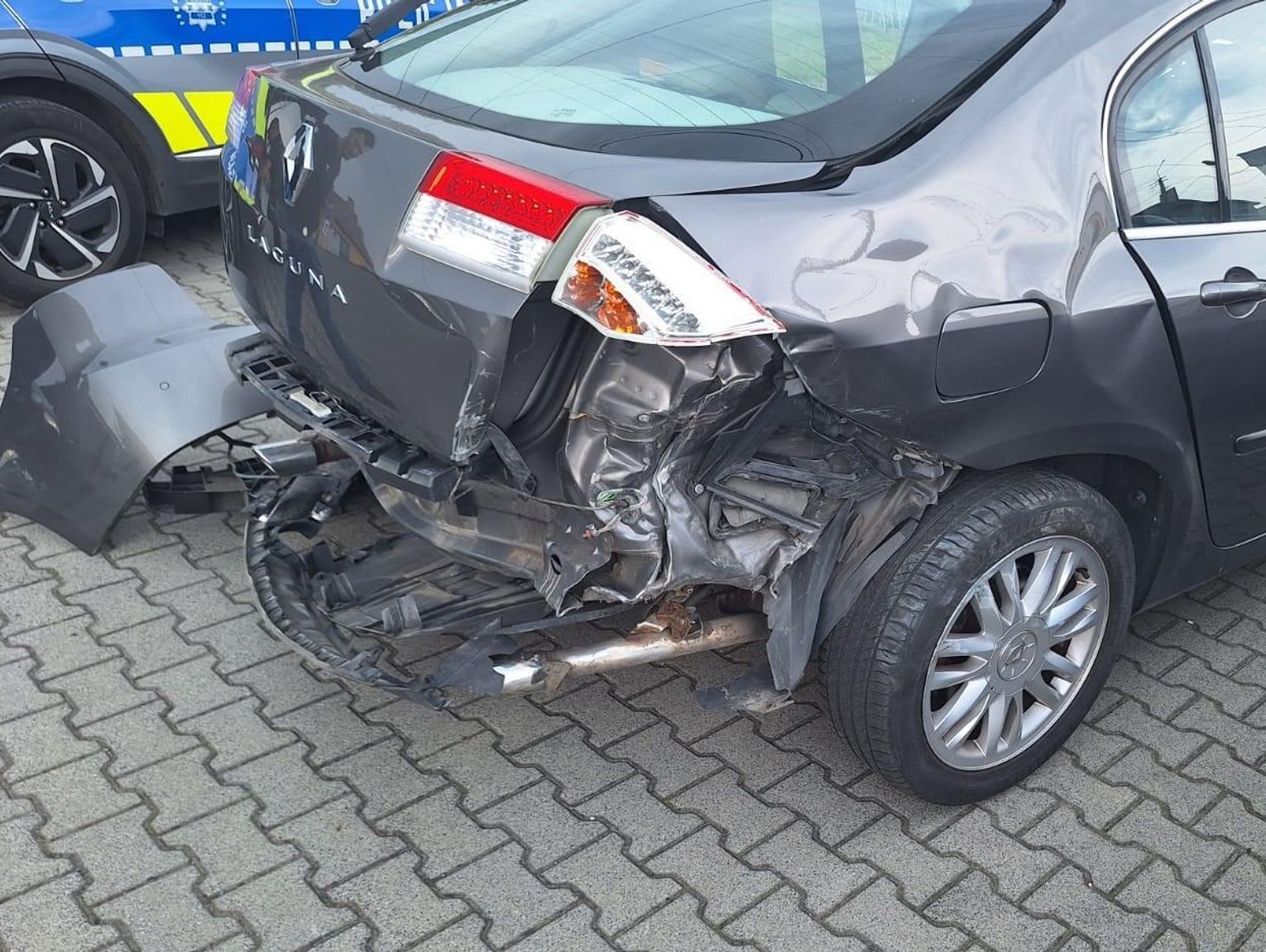 Pijany Ukrainiec uciekł po kolizji w Chełmku. Miał 2,4 promila i ukrył się w piwnicy