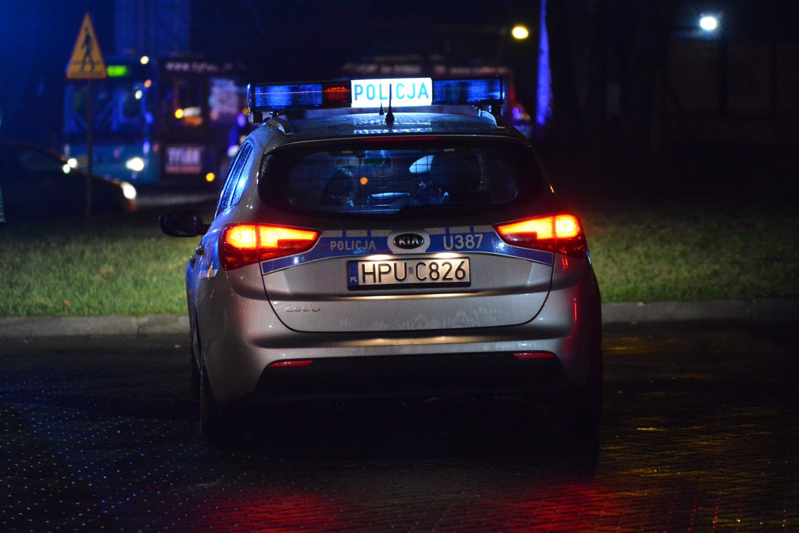 Pilna prośba o pomoc. Oszustwo „na krewną” w Gnieźnie. Starsza kobieta straciła oszczędności