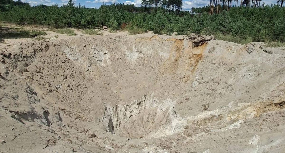Pilne! Trzy bomby lotnicze z czasów wojny znalezione po sąsiedzku z powiatem koneckim