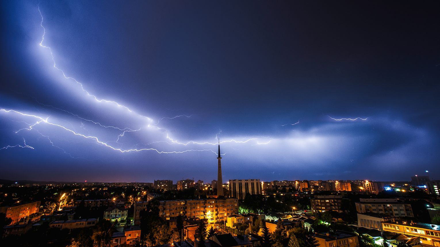 Pilny alert dla Pomorza! Nadciąga nawałnica, mieszkańcy dostali ostrzeżenia