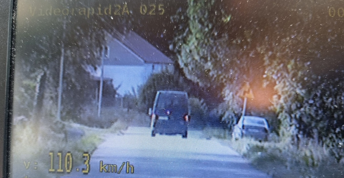 Pirat drogowy pędził busem. 24-latek stracił prawo jazdy