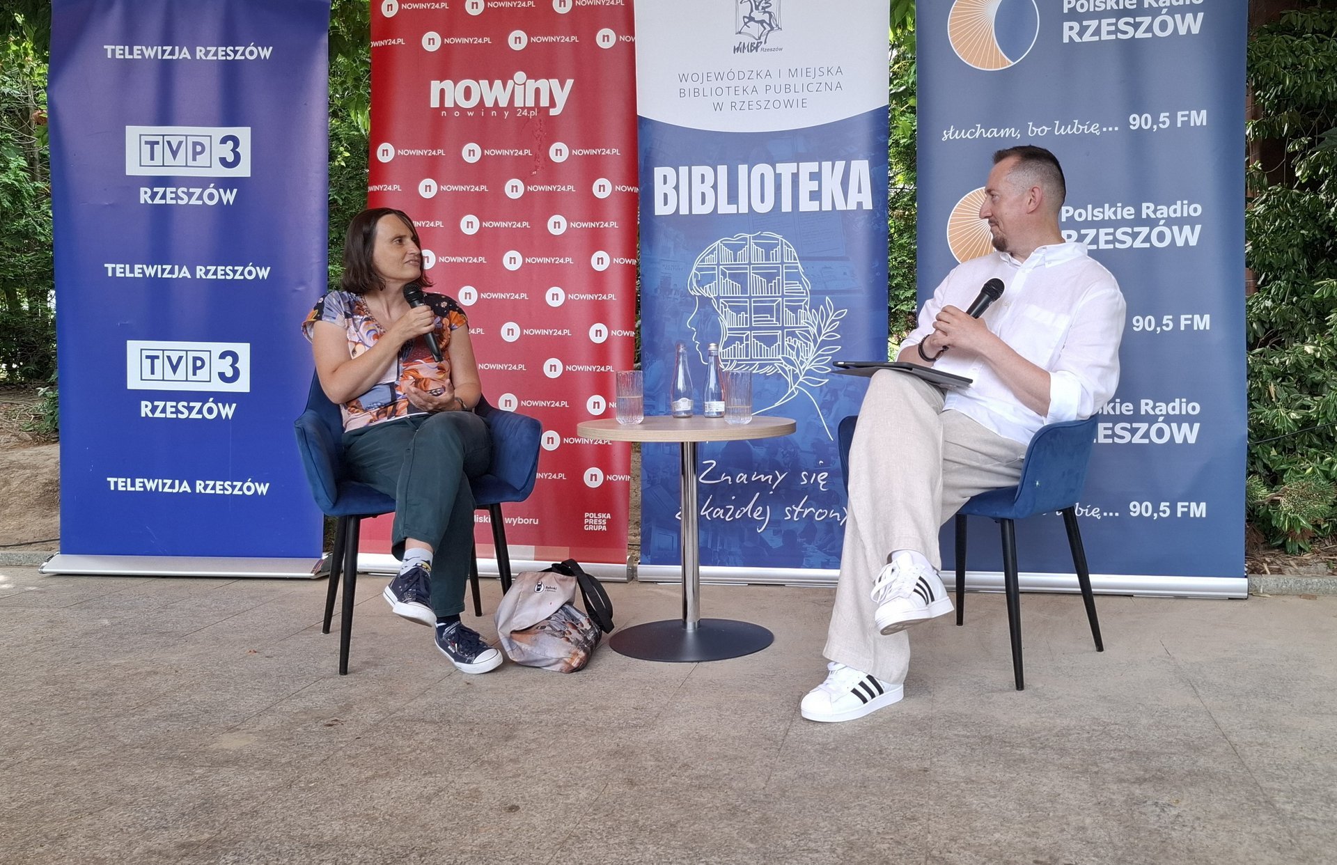 Pisarka Anna Kańtoch w Letnich Ogrodach Literackich w Rzeszowie. Zobacz relację!