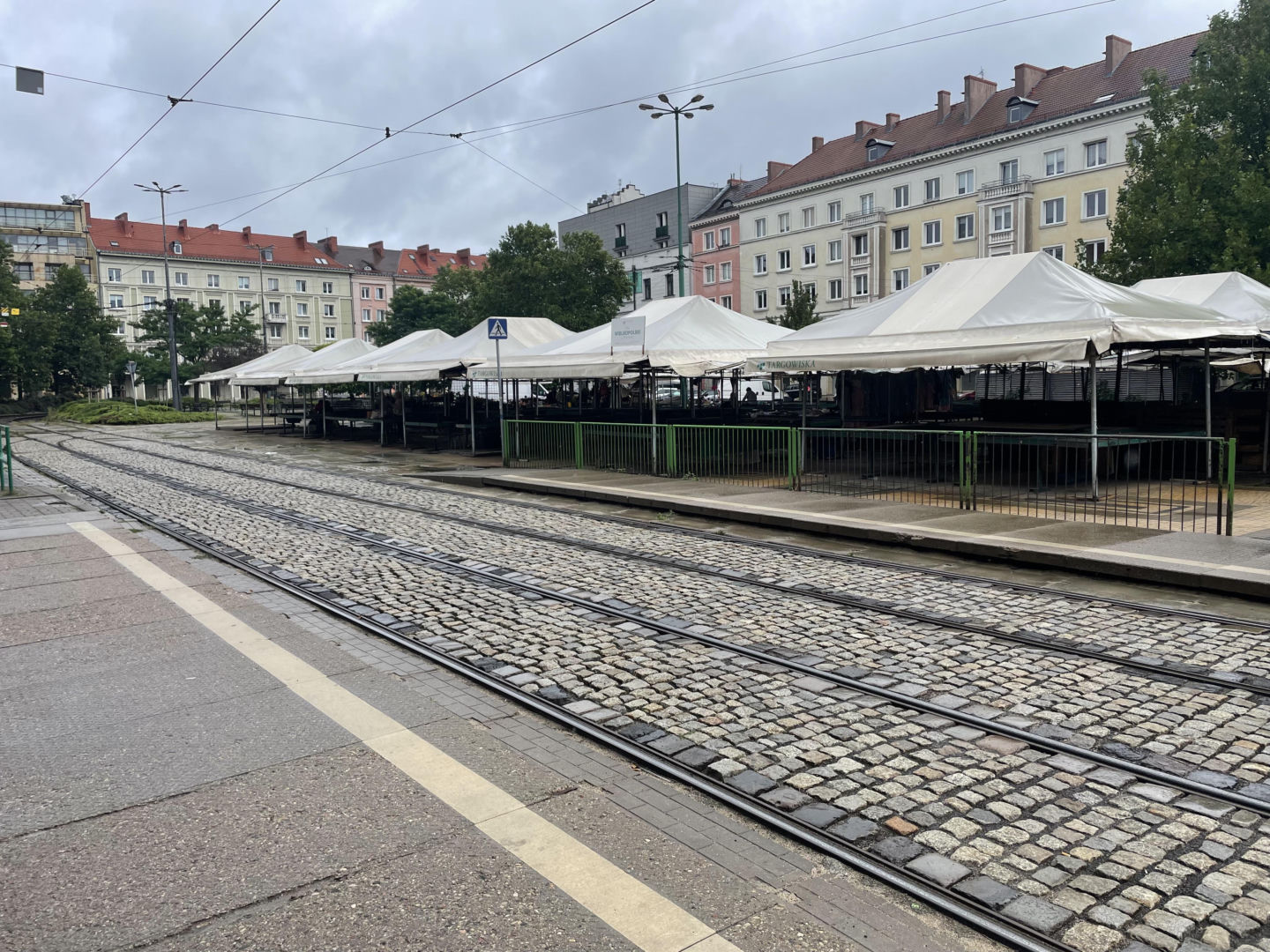 Plac Wielkopolski ma coraz mniej klientów