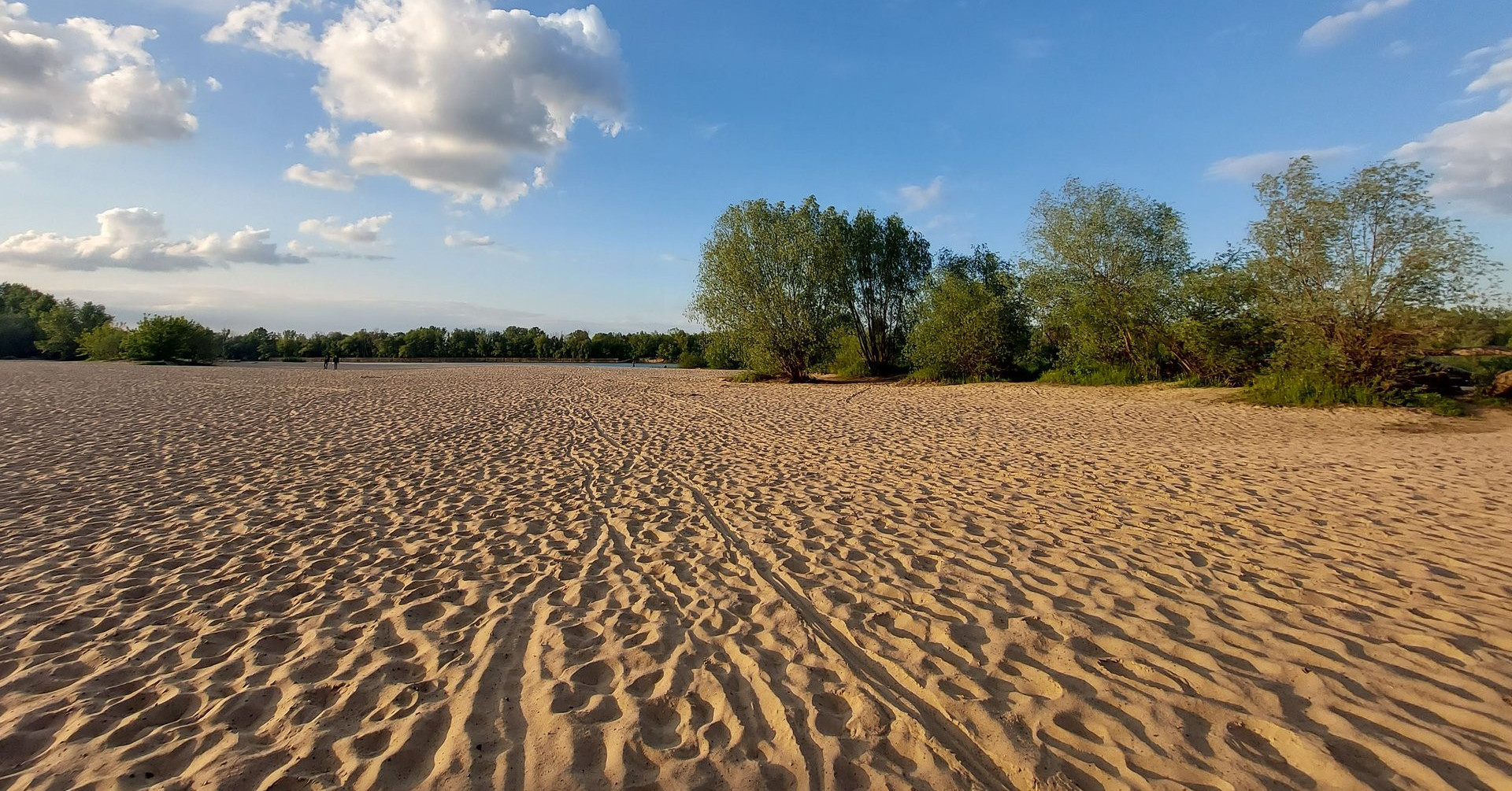 Plaża nudystów w Warszawie. Mało kto o niej wie. Gdzie się znajduje?