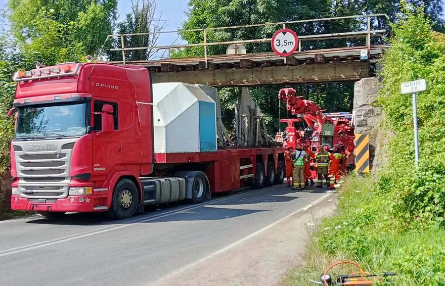 Pociągi do Wadowic stanęły „do odwołania”. PKP wydało ważny komunikat po kolizji w Kleczy