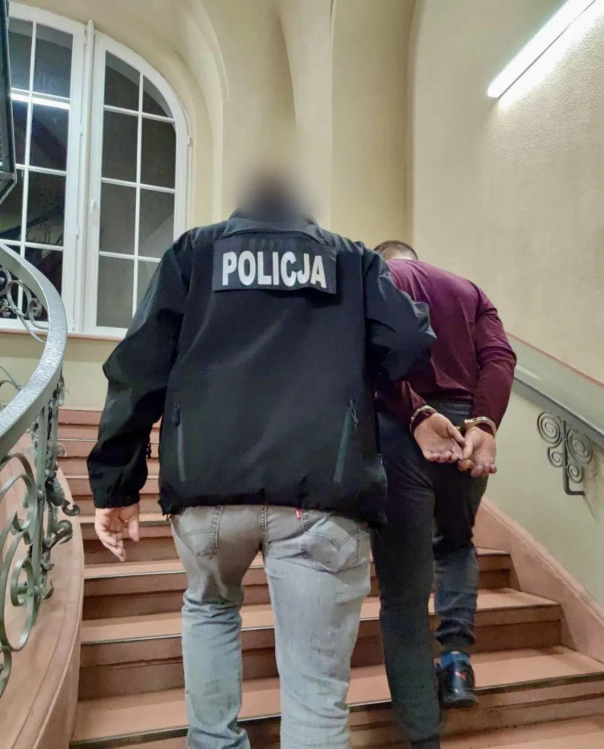 Podawał "lewe" adresy, zatrzymali go w pracy