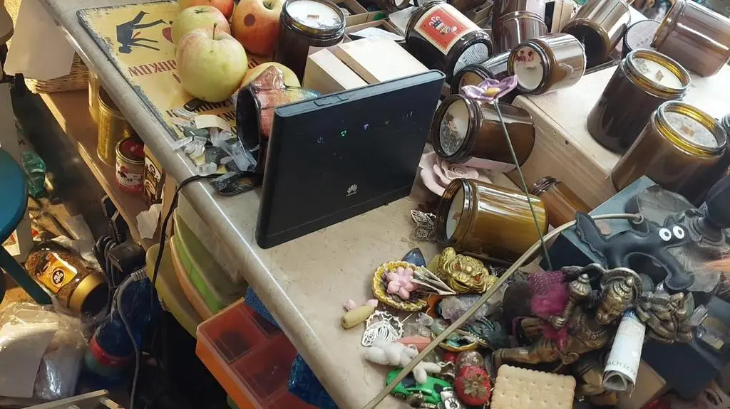 Zdewastowane wnętrze lokalu Lasu Rąk