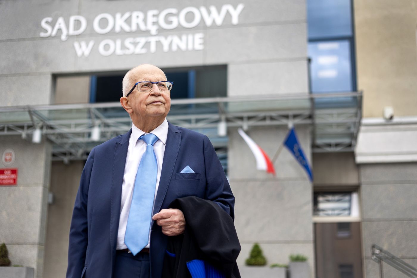 Podpisał parę kartek z „Czystego Powietrza”. Chwilę później usłyszał o długu na 50 tys. zł