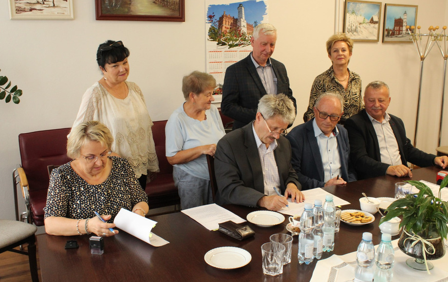 Podpisanie umowy na realizację zadania : Przebudowa infrastruktury dotyczącej odwodnienia części mi…