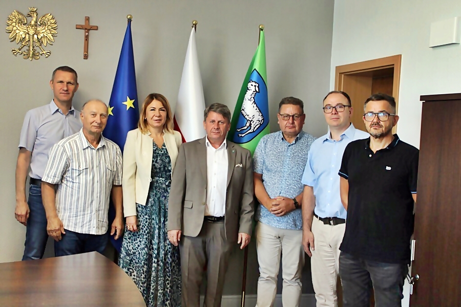 Podpisano umowę na przebudowę drogi gminnej w Krukówku