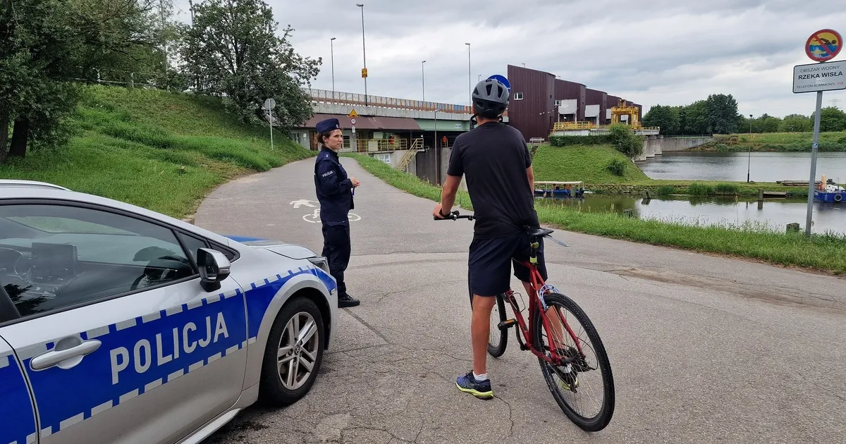 Policja kontroluje hulajnogi, skutery i rowery elektryczne w centrum Krakowa