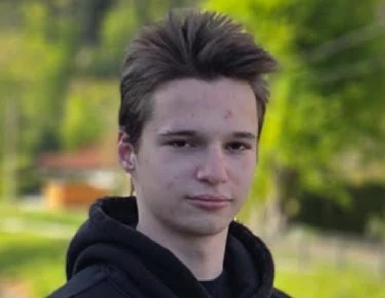 Policjanci z Komendy Powiatowej Policji w Pabianicach poszukują zaginionego Filipa Wilka