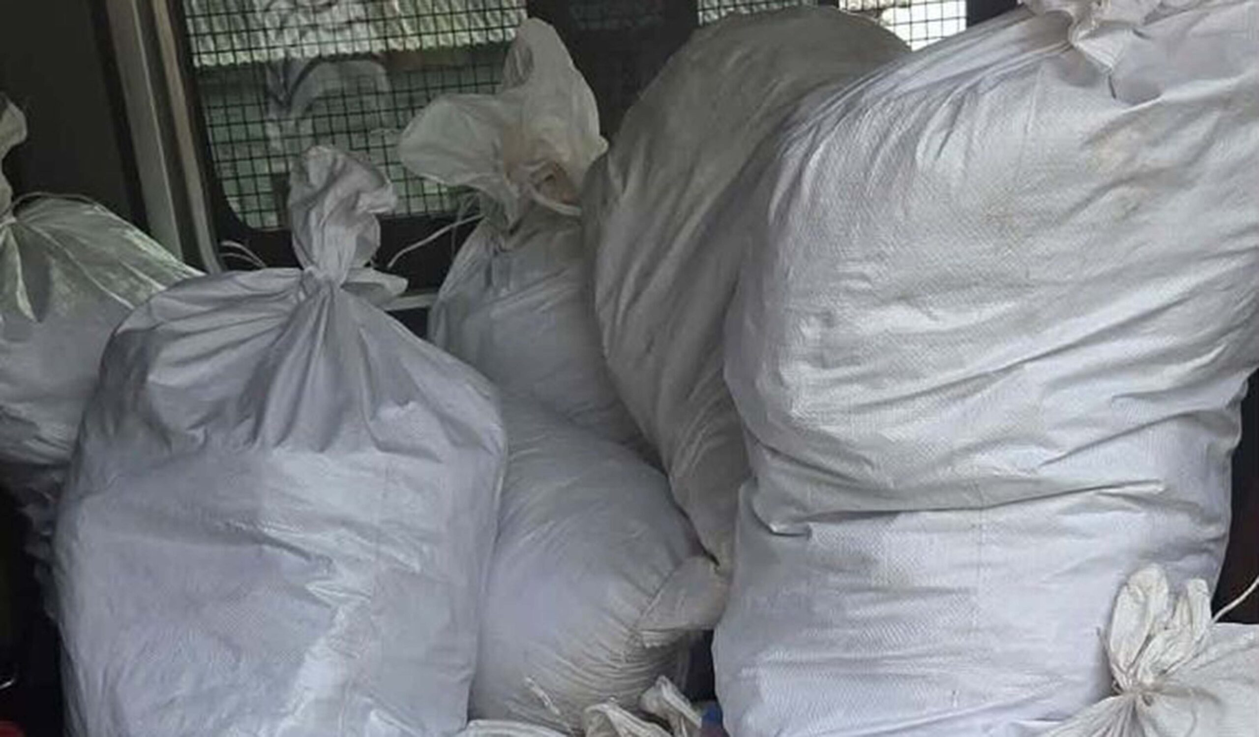 Policjanci zabezpieczyli 345 kg krajanki tytoniowej